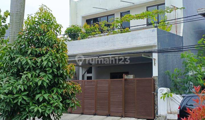 Rumah 2 Lantai Mewah di Perumahan Kosambi Baru, Jakarta Barat 1