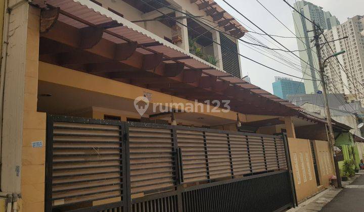 Rumah 2 Lantai Cocok Buat Kosan di Tanjung Duren, Jakarta Barat 1