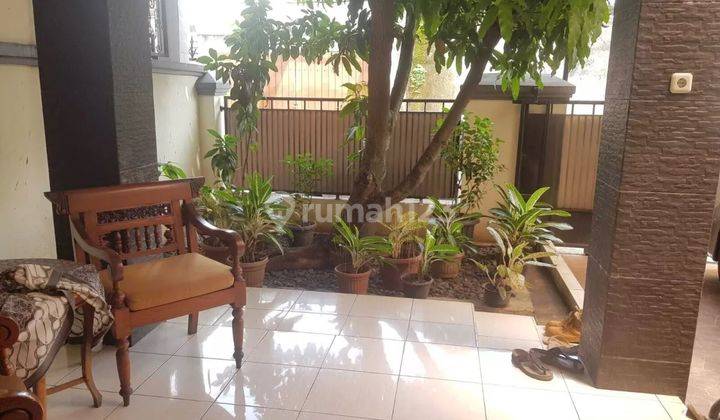 Rumah Cantik Tanah Luas di Area Strategis Jatikramat, Bekasi 2