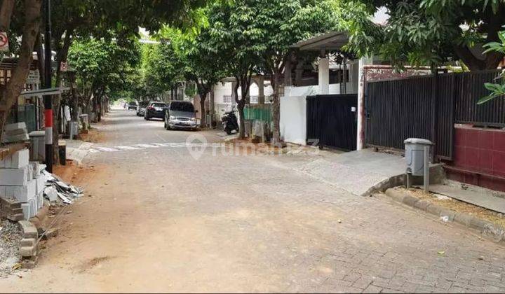 Rumah Butuh Renovasi Murah di Perumahan Kemang Pratama, Bekasi 2