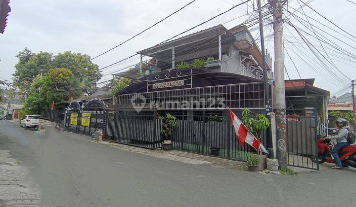 Rumah 3 Lantai Hook Pinggir Jalan di Tebet, Jakarta Selatan  2