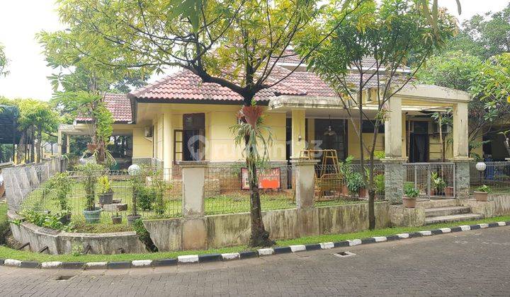 Rumah Hook 2 Lantai di Lingkungan Elite Kemang Pratama, Bekasi 1