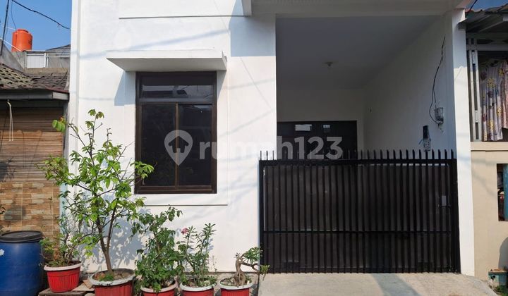 Contemporary Modern House near Toll Road, Flood-Resistant, East Bekasi, Bekasi. Contemporary Modern House near Toll Road, Flood-Resistant, East Bekasi, Bekasi.