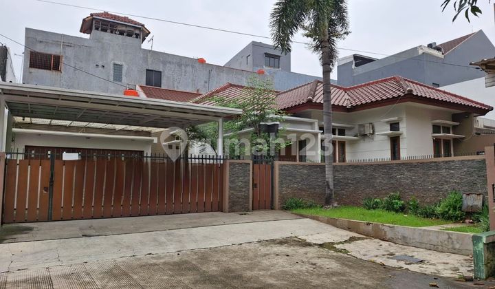 Rumah Hook Tanah Luas Siap Huni dalam Perumahan di Galaxy, Bekasi