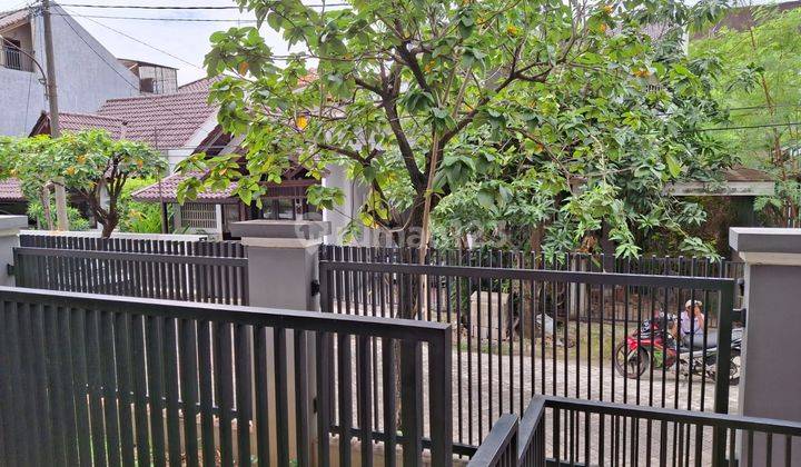 Rumah Siap Huni 2 Lantai Lingkungan Elite Kemang Pratama, Bekasi 2