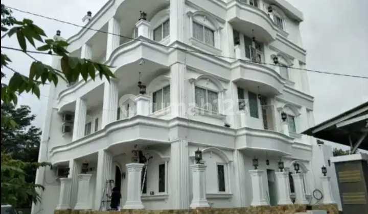 Rumah 3 Lantai Rooftop & Kolam Renang Siap Huni Jati Sari, Bekasi Rumah 3 Lantai Rooftop & Kolam Renang Siap Huni Jati Sari, Bekasi