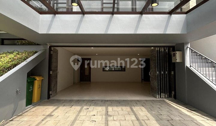 Rumah New Siap Huni di Perumahan Eksklusif Serenia Hills Jakarta Selatan