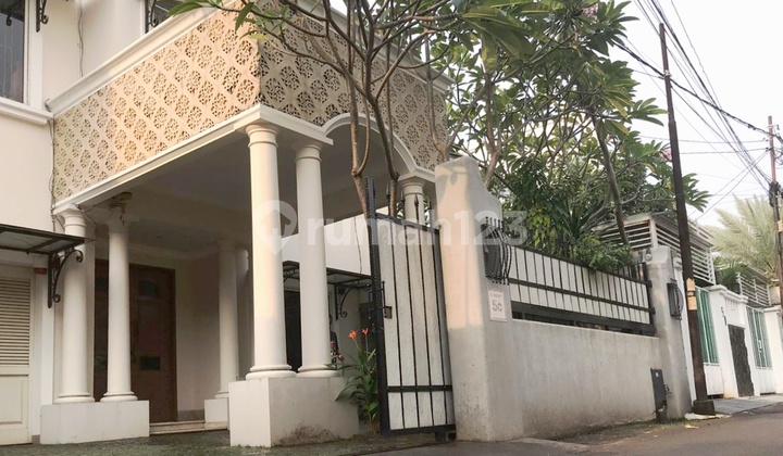 Rumah orsinil dan kokoh 2lt area Ampera Jakarta Selatan siap huni Oss