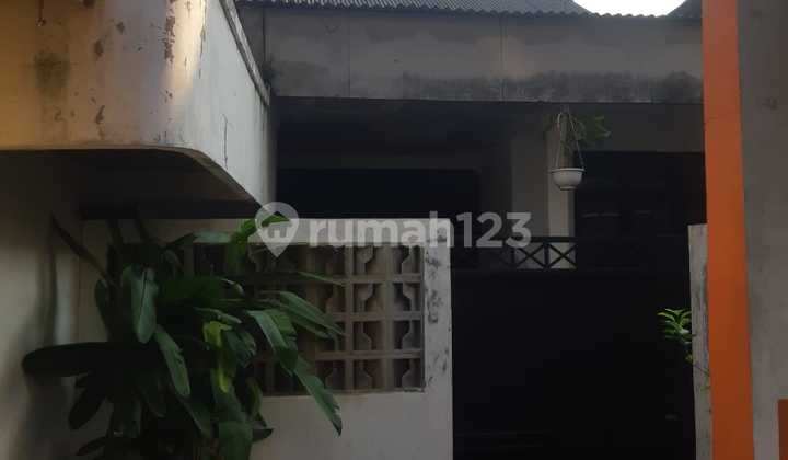 Rumah Area Peninggiran Cipulir Jakarta Selatan dekat Tanah Kusir Masuk Motor 20 m dari jalan utama 2