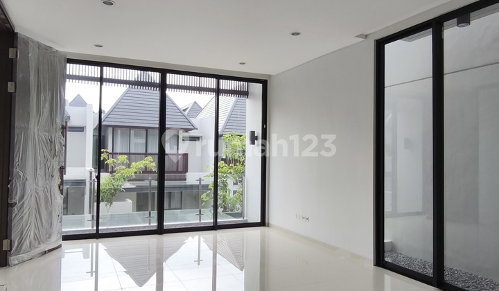 New Quantum Extension House in Serenia Hills South Jakarta Free VAT* New Quantum Extension House in Serenia Hills South Jakarta Free VAT*