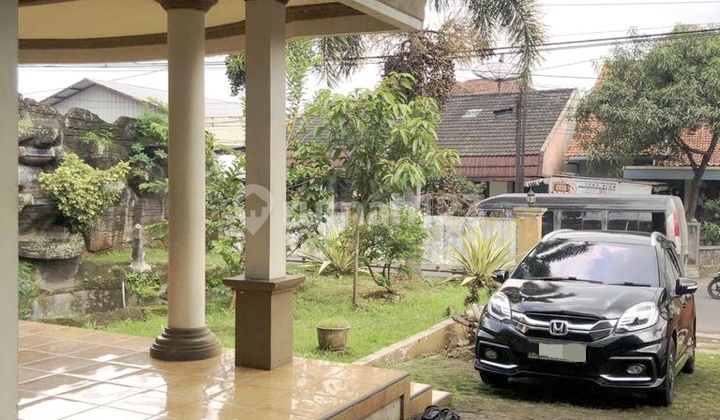 Siaphuni's House in Sumedang, Next to the Main Road, Suitable for Business and Office.