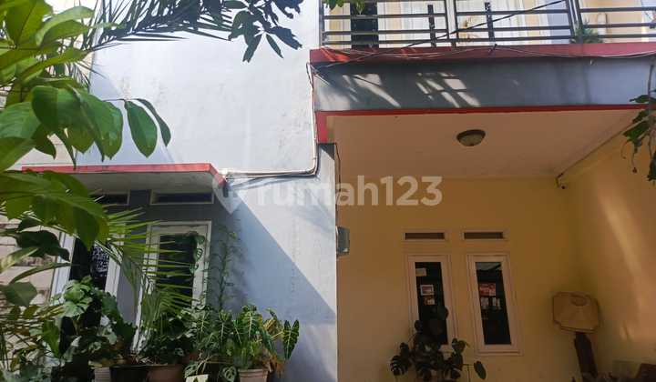 Rumah 2lt Tanah Luas Area Legoso Ciputat