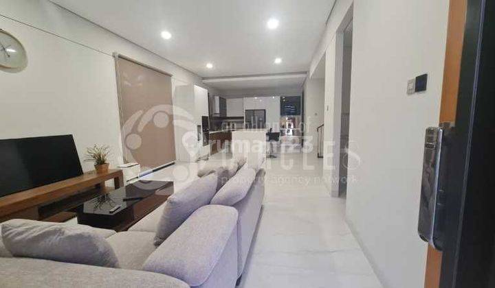 Rumah baru keren nih di komplek keren Taman Anggrek - Peta 1