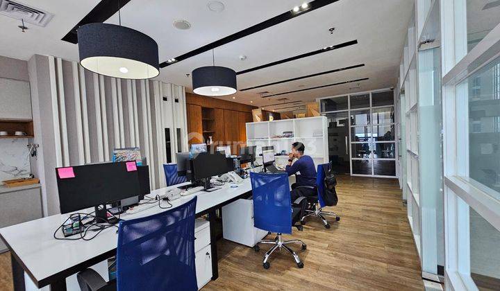 District 8 Office Treasury Tower Size 141sqm Fullyfurnished At Scbd Jakarta Selatan.