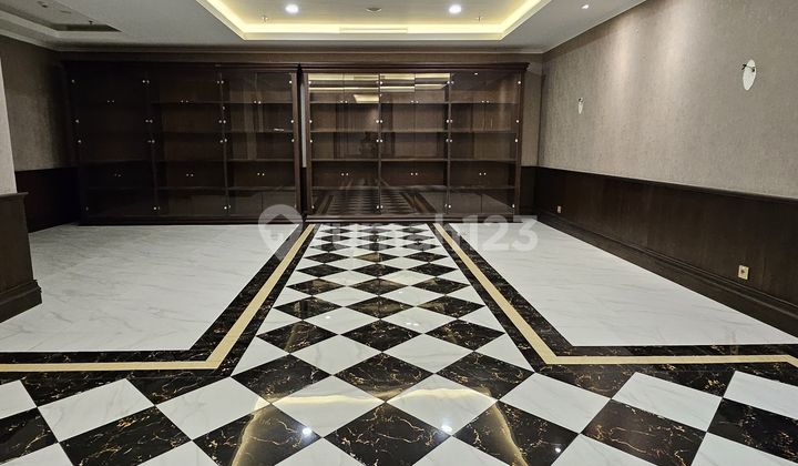 Office District 8 Treasury Tower at SCBD jakarta selatan.