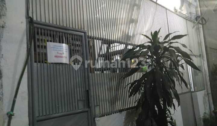 Quick Sale Strategic House in Cideng, Roxy 1