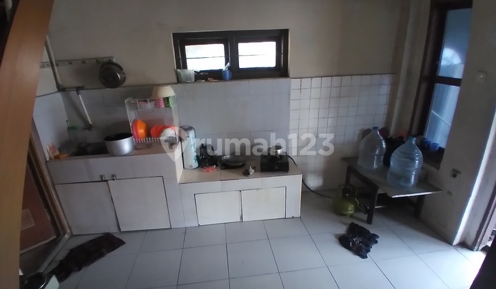 Rumah Pinggir Jalan 2 Lantai di Cihanjuang 4