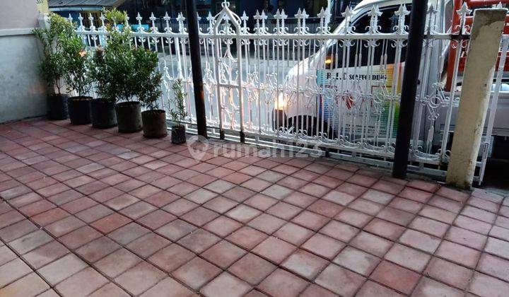Rumah Pinggir Jalan 2 Lantai di Cihanjuang 1
