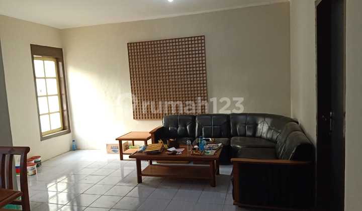 Rumah Pinggir Jalan 2 Lantai di Cihanjuang 11