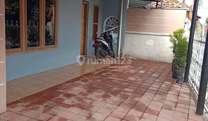 Rumah Pinggir Jalan 2 Lantai di Cihanjuang 13