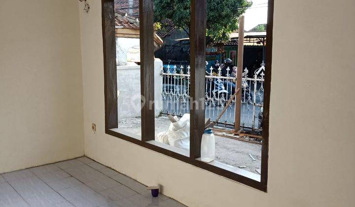 Rumah Pinggir Jalan 2 Lantai di Cihanjuang 14