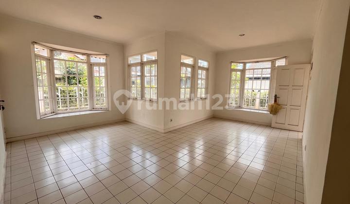 Rumah Klasik Dalam Komplek di Bintaro (E01) 2