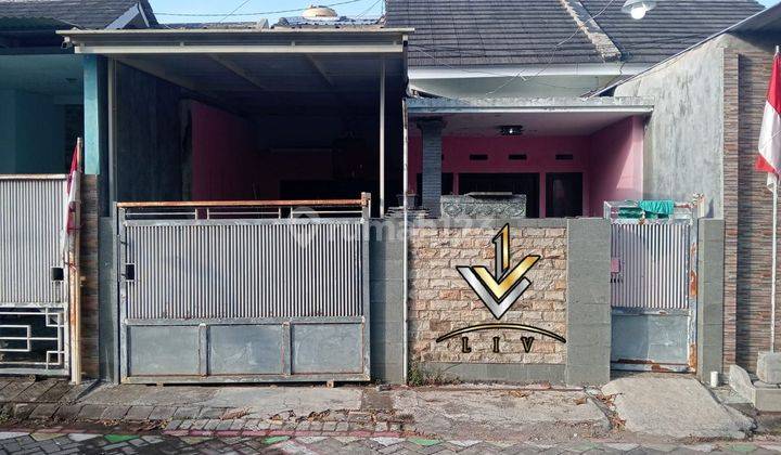 Rumah 2 Lantai Dijual Lokasi Strategis Area Kebonsari Dekat Pusat Kota Jember 1