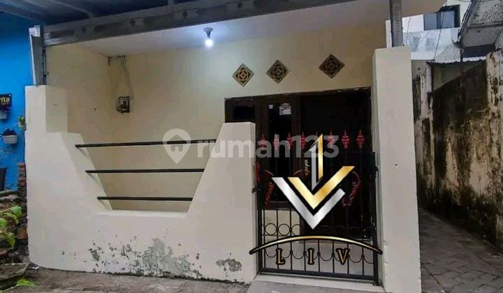 Di Kontrakan Rumah Bersih Siap Huni Lokasi Sangat Strategis Dekat Mall Dekat Polres Dekat Sklhn Dekat Pasar Dekat Alun-alun Bebas Banjir Gaspoll Boss  1