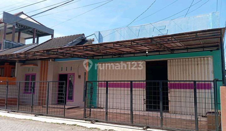 Dijual Rumah Di Jalan Utama Komplek Perumahan Cluster, Rumah Terlihat Jelas Dari Jalan Raya. Sangat Cocok Untuk Tempat Usaha Maupun Rumah Praktek Dokter Atau Bidan.  1
