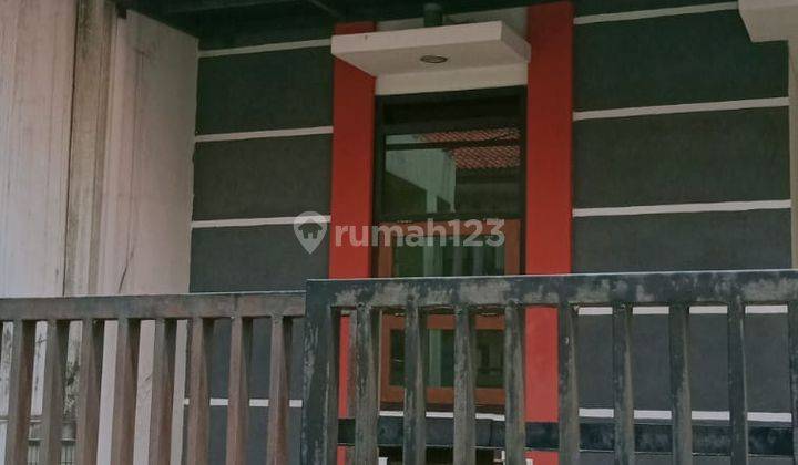 Rumah Murah Bagus untuk Rumah makan depan Sekolah Negeri.  1