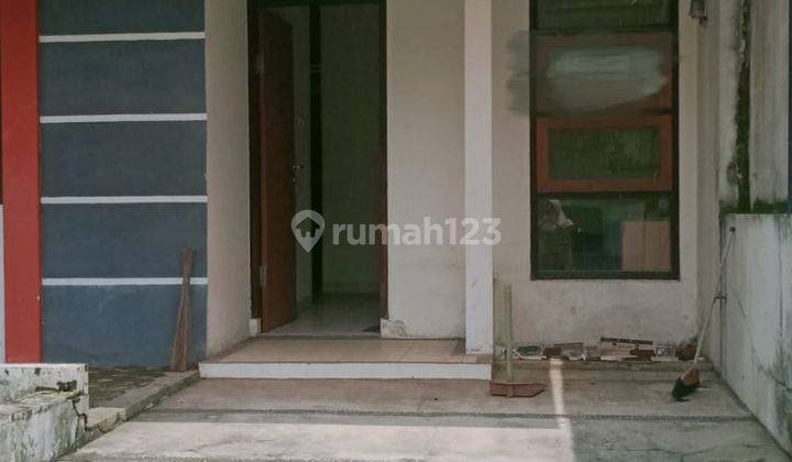 Rumah Murah Bagus untuk Rumah makan depan Sekolah Negeri.  2