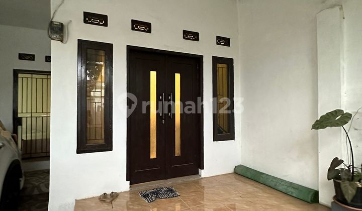 Rumah  Bonus Semi Furnish Lokasi Strategis di Jatinangor.  2