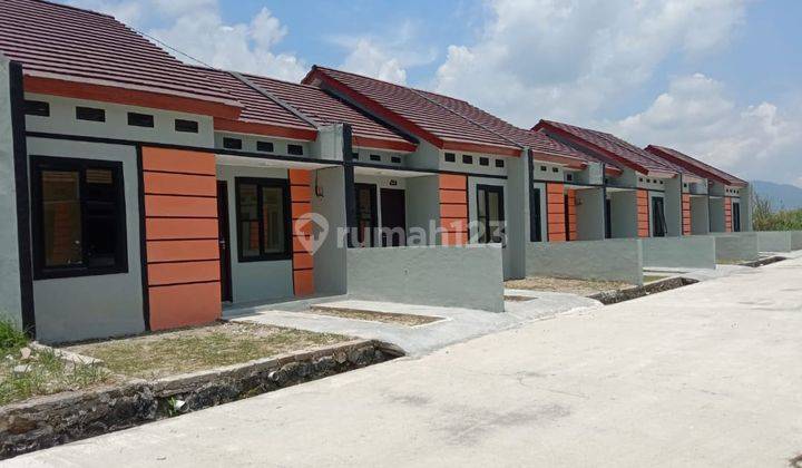 Rumah suasana Pegunungan di Cihampelas Bandung Barat.  1