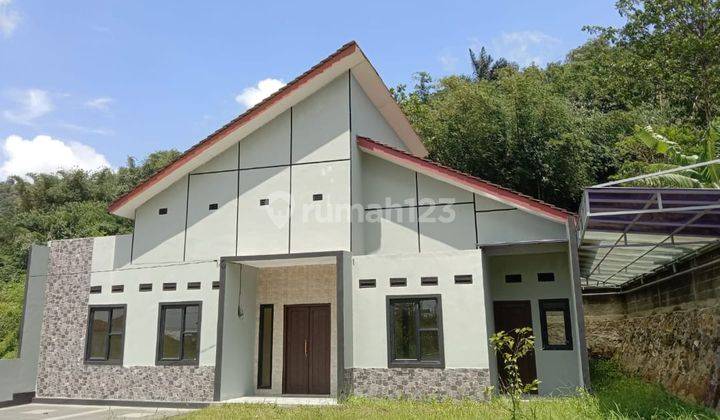 Rumah suasana Pegunungan di Cihampelas Bandung Barat.  2