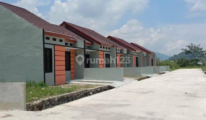 Rumah suasana Pegunungan di Cihampelas Bandung Barat.  9