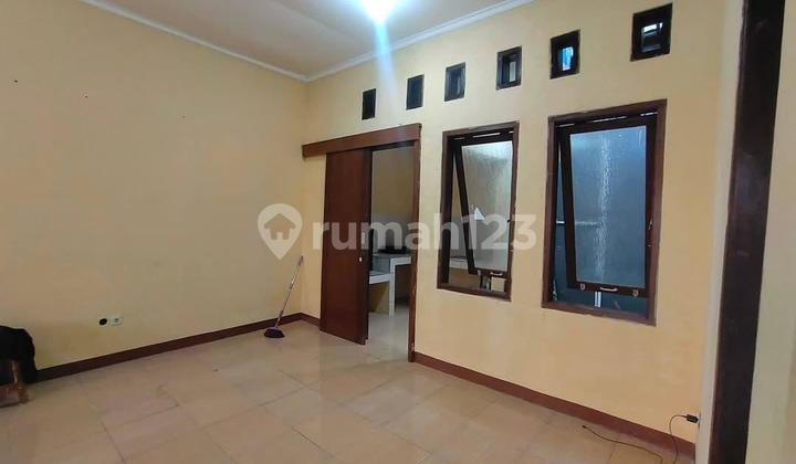 Rumah Asri di Komplek Riung Bandung Kota Bandung