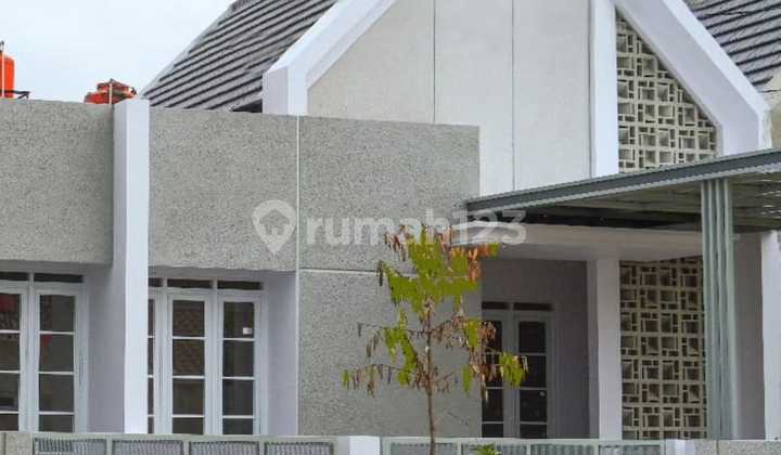 Rumah Cantik di Komplek Cileunyi Bandung Timur Rumah Cantik di Komplek Cileunyi Bandung Timur