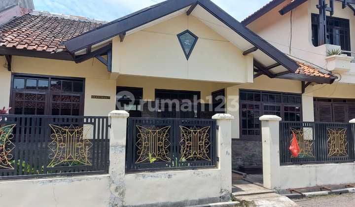 Rumah Luas di Komplek Margahayu Raya Kota Bandung