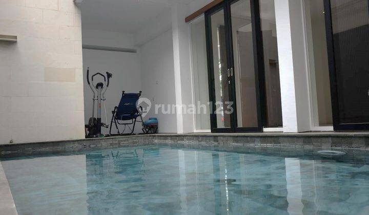 Dijual Rumah 3 Lantai Dengan Swimming Pool Daerah Cilandak 2