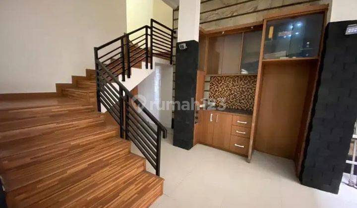 Dijual Rumah Minimalis 3 Lantai Daerah Tebet 1