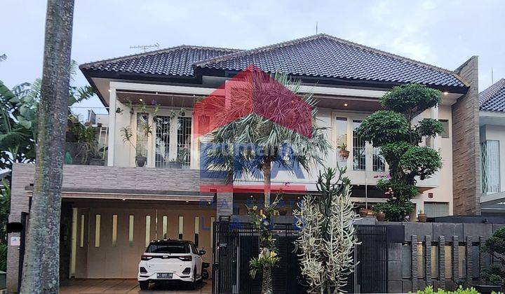 Rumah 2 Lantai Semi Furnished di Istana Dieng Timur , Malang 1