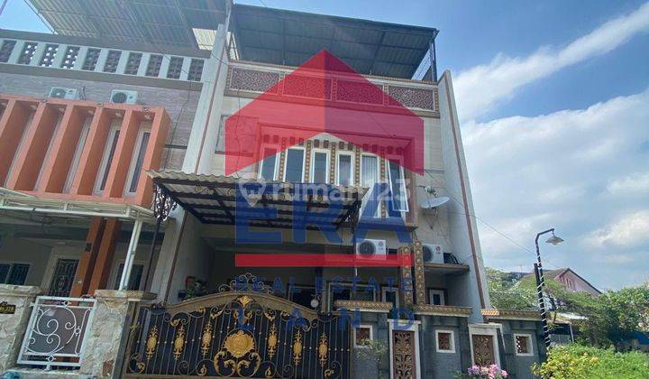 Rumah 3 Lantai SHM di Jalan Urea Sulfat , Malang 1