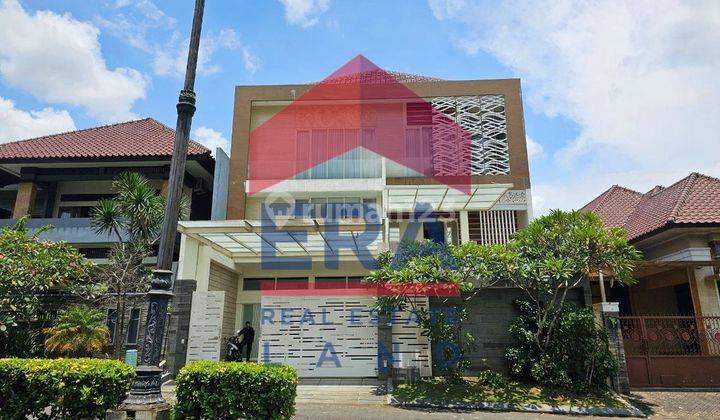 Rumah 2 Lantai Furnished di Jalan Istana Dieng , Malang 1