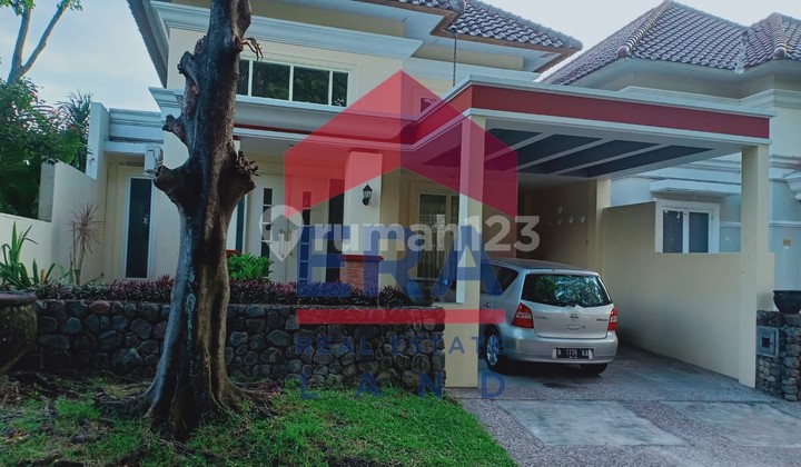 2-Story House with SHM in Riverside Housing, Malang