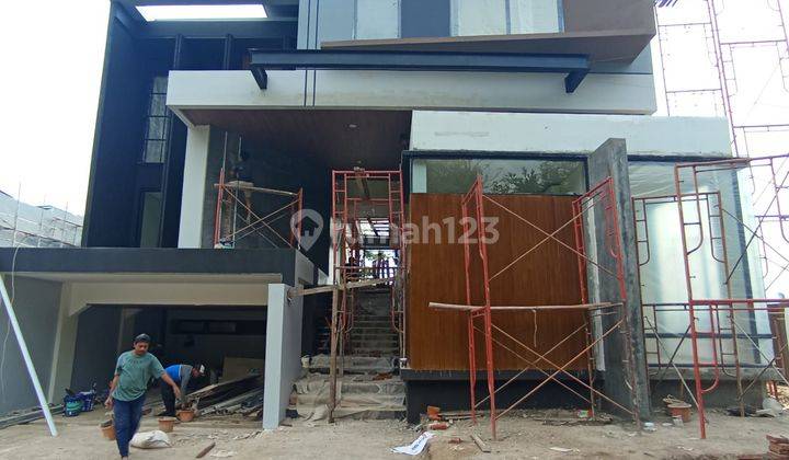 DIJUAL RUMAH BARU 3LANTAI SEDANG FINISHING 95% DI KOTA BARU KBP 1