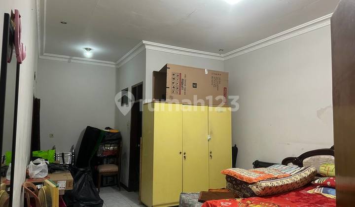 Good House ready to occupy, strategic city center, SHM at Sarimadu Street. 2