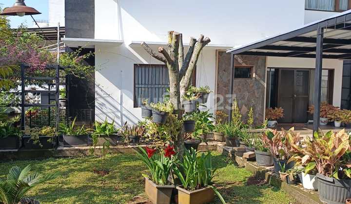 Rumah Villa mewah Lux Furnish terawat di Bojongkoneng, Bandung