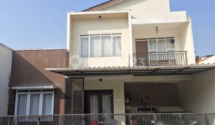 For Sale Taman Kopo Indah House, Good Condition, Ready to Live In, Nice Price.