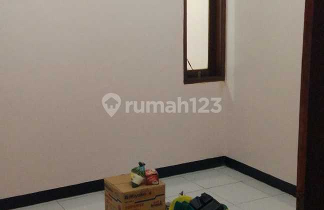 Quick Sale: Nice, Green, Ready-to-Live, Affordable House at Permata Buahbatu 1 2