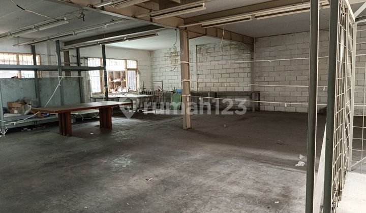 For Sale: Land and Building of an Active Convection Business in Kopo Bihbul